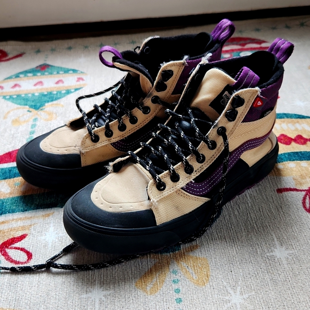 Vans off the wall cool sneaker boots